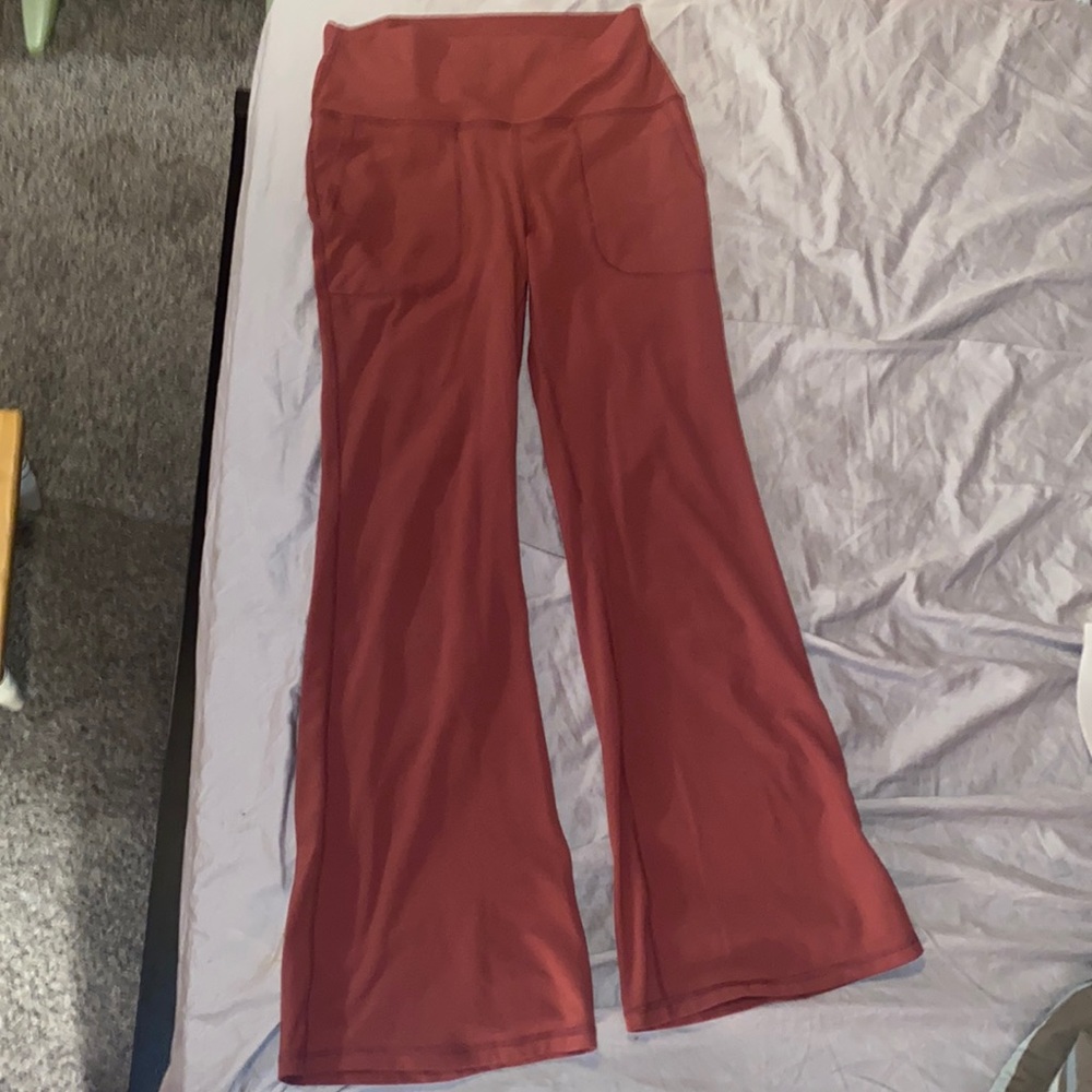 Bellbottom leggings
